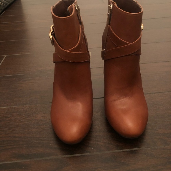 Marc Fisher Tan leather booties - Picture 3 of 5